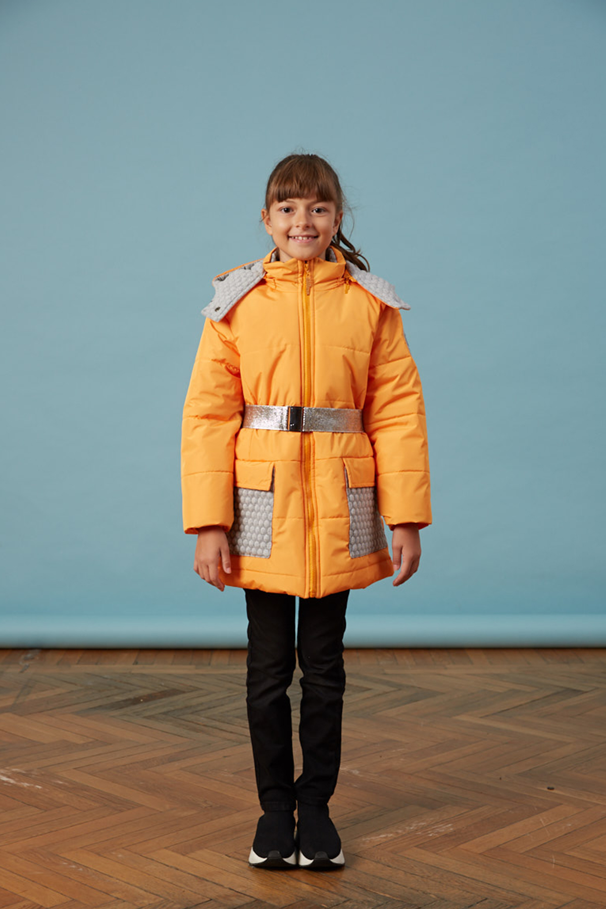 Orta Boy Oranj Çantalı Kız Anorak