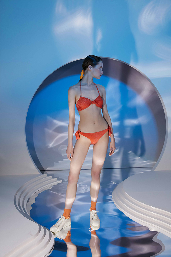 Parlak Kumaş Turuncu Straplez Bikini Takımı