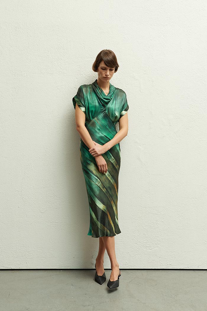 Jolie Boyun Detaylı Midi Elbise