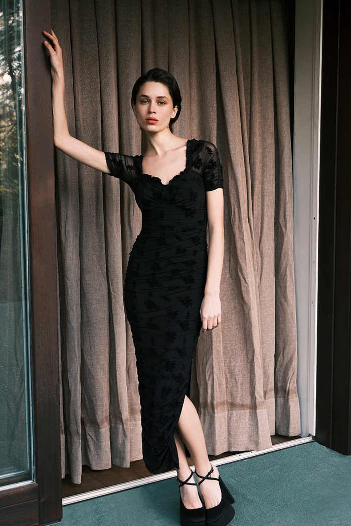 Paula Çiçek Desenli Siyah Midi Elbise