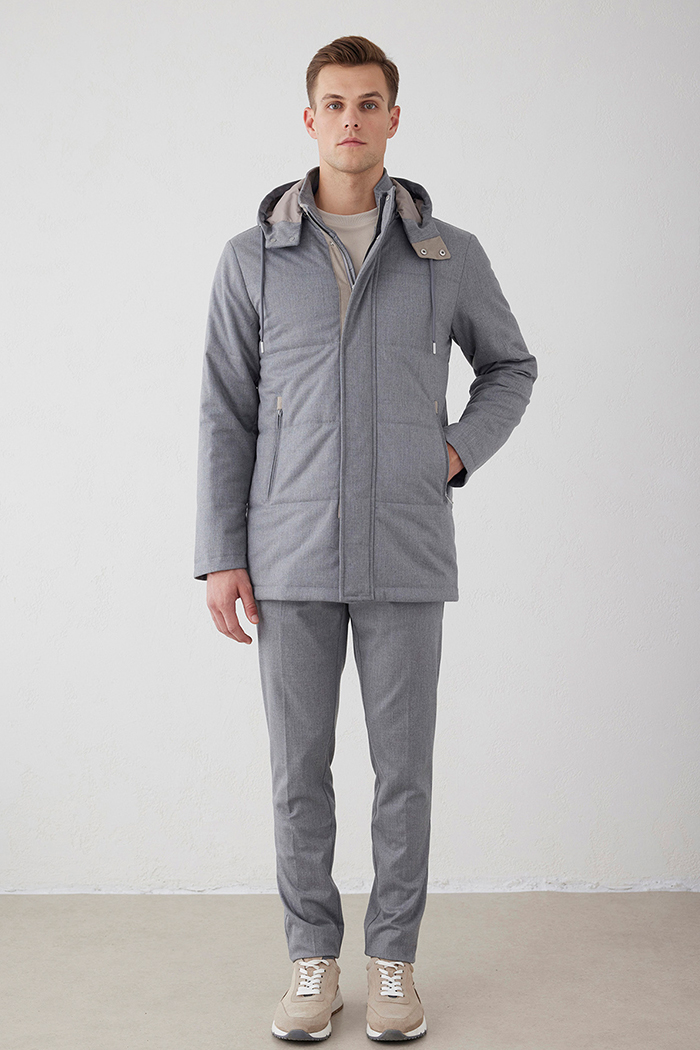 Gri Renk Fermuarlı Kapüşonlu Mont