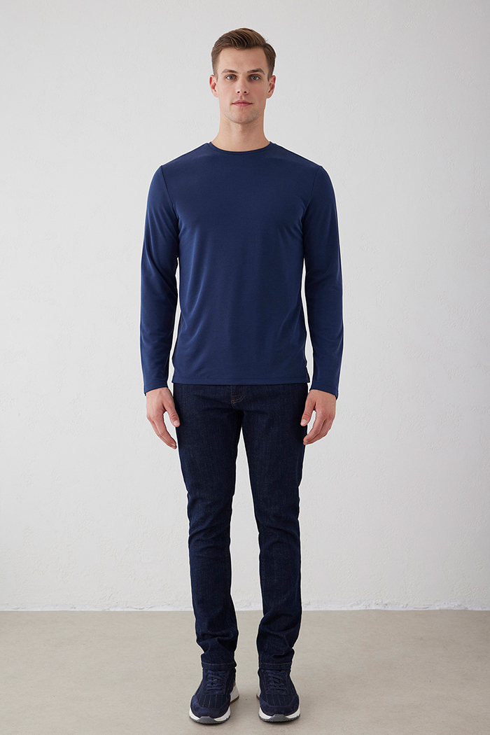 Lacivert Renk Bisiklet Yaka Uzun Kollu Tshirt