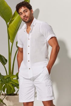 Kısa Kol Cepsiz Erkek Gömlek