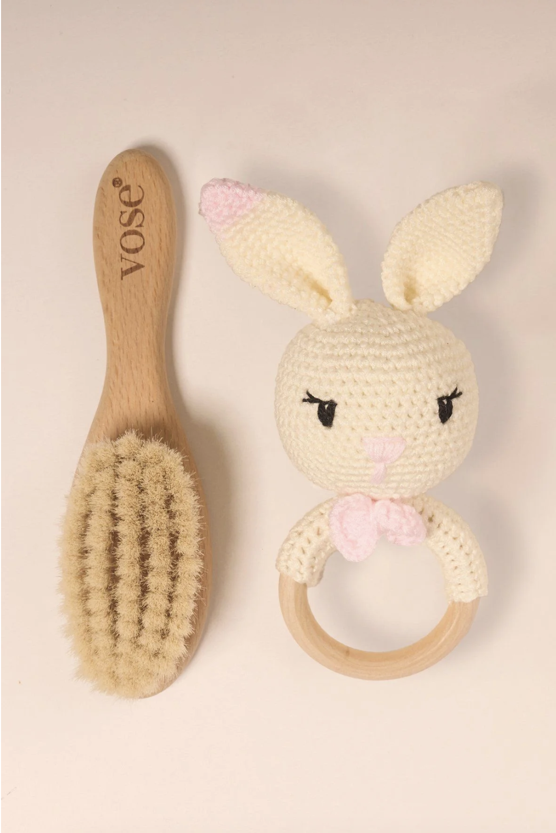 2li Set Ahşap Yumuşak Bebek Saç Fırçası & Amigurumi Çıngıraklı Diş Kaşıyıcı – Pembe