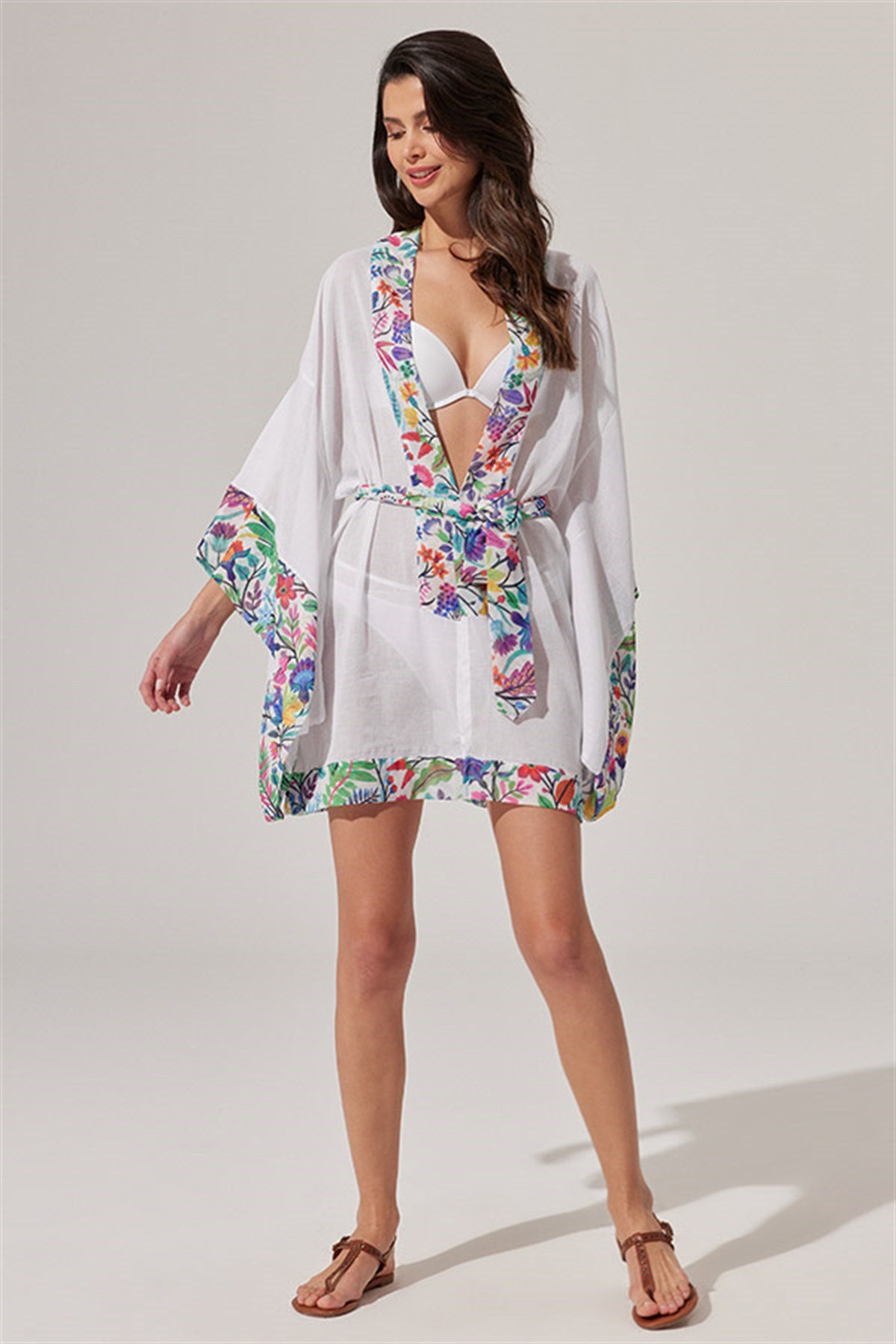 Çiçek Desen Kısa Beyaz Kimono