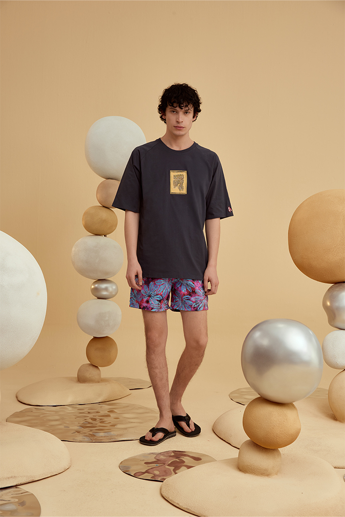 Naz Işıksoy Tshirt ‘Dirimgolden’