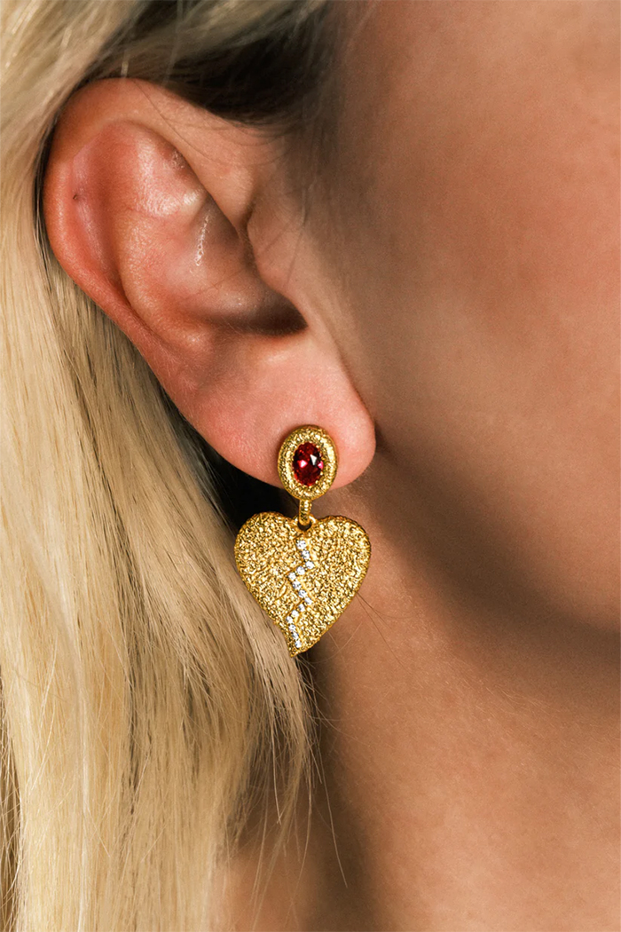 Kırık Kalp Taşlı Küpe