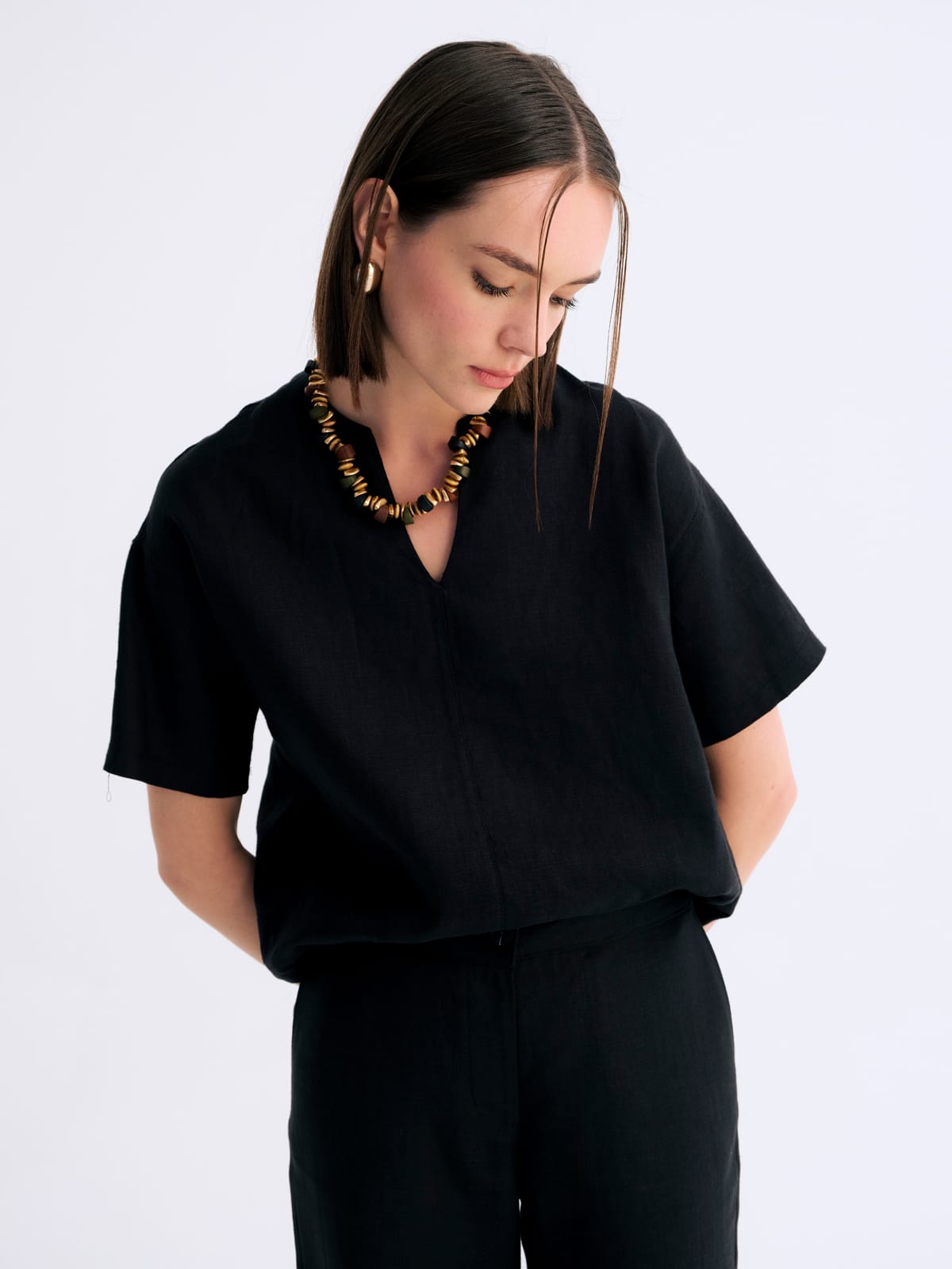 Relaxed Siyah Cut V Yaka Keten Üst
