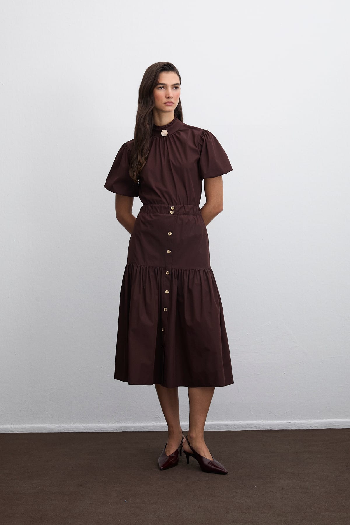 Lumen Aksesuar Detaylı Balon Kol Lastikli Kahverengi Gömlek