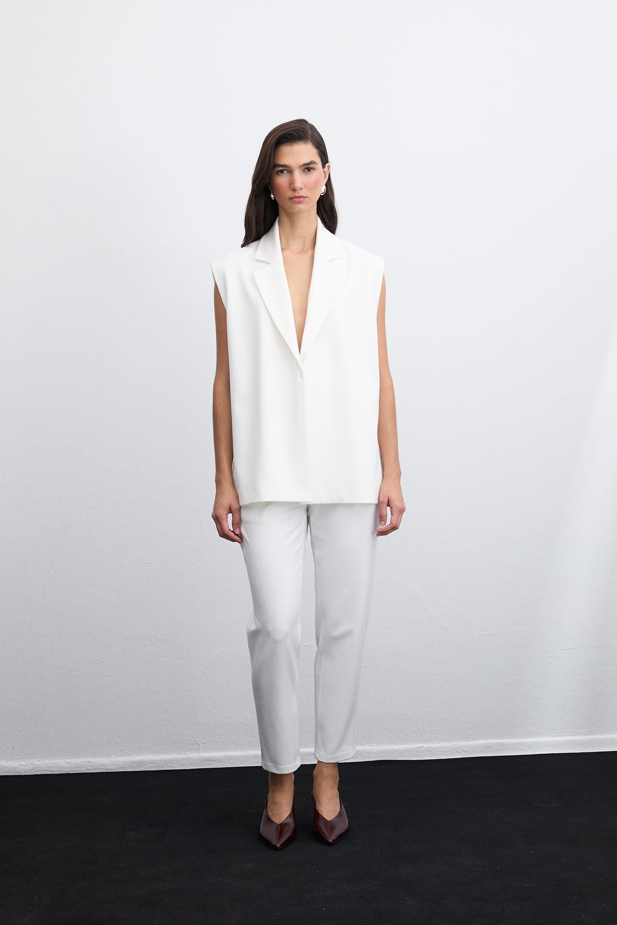 Edge Yanı Toka Detaylı Beyaz Yelek