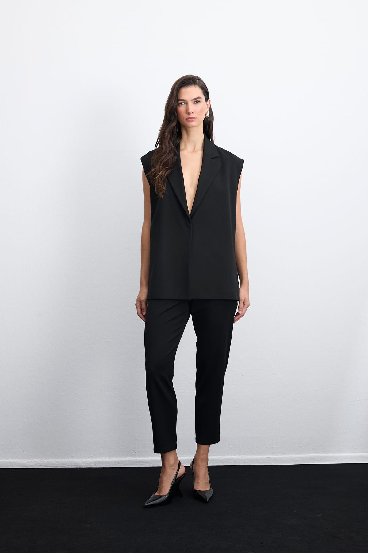 Edge Yanı Toka Detaylı Siyah Yelek