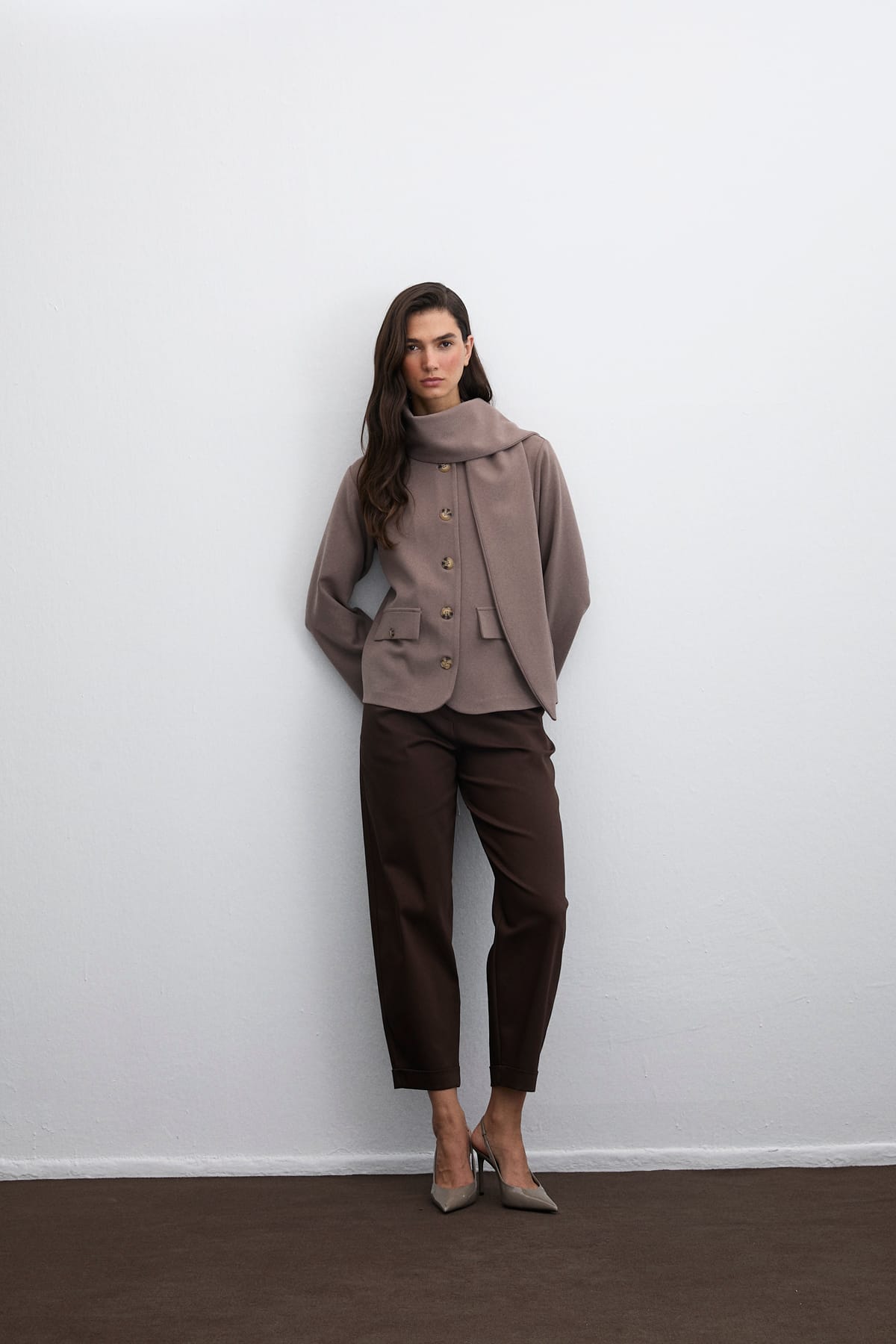 Urban Scarf Şal Detaylı Bej Ceket