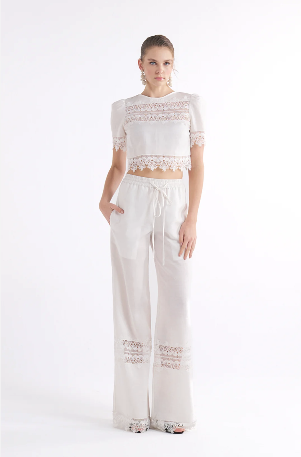 GABRIELLE BEYAZ CROP TOP LACE-TRIMMED SHORT-SLEEVE BLOUSE