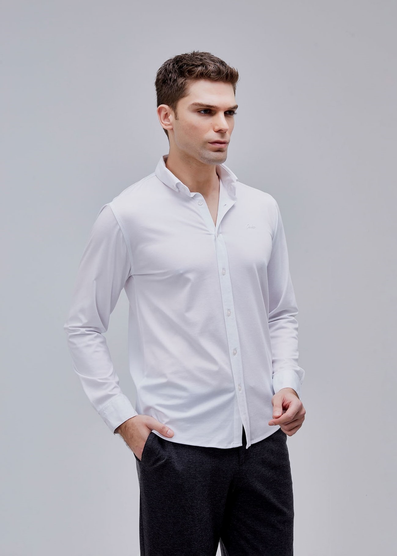 Beyaz Renk Uzun Kol Polyester Gömlek