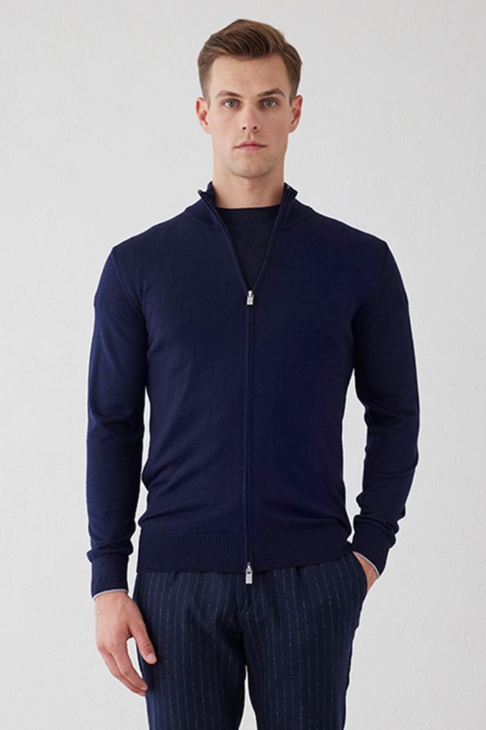 Lacivert Renk Dik Yaka Fermuarlı Triko Hırka