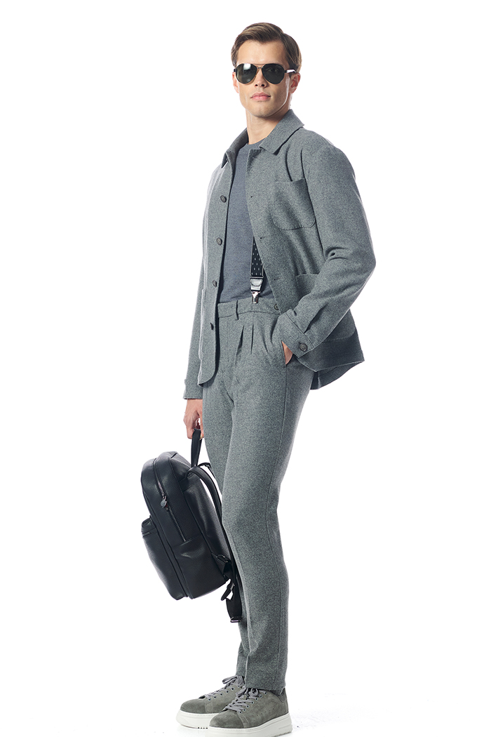 Giovane Gentile Mont / Kaban Gri