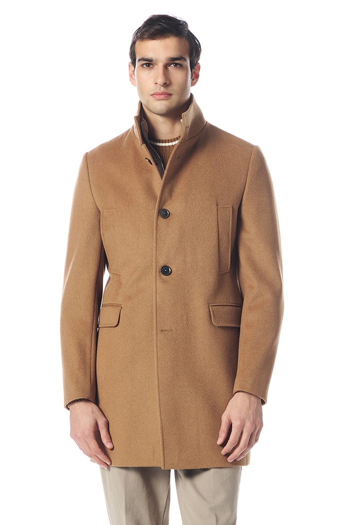 Giovane Gentile Taba Palto