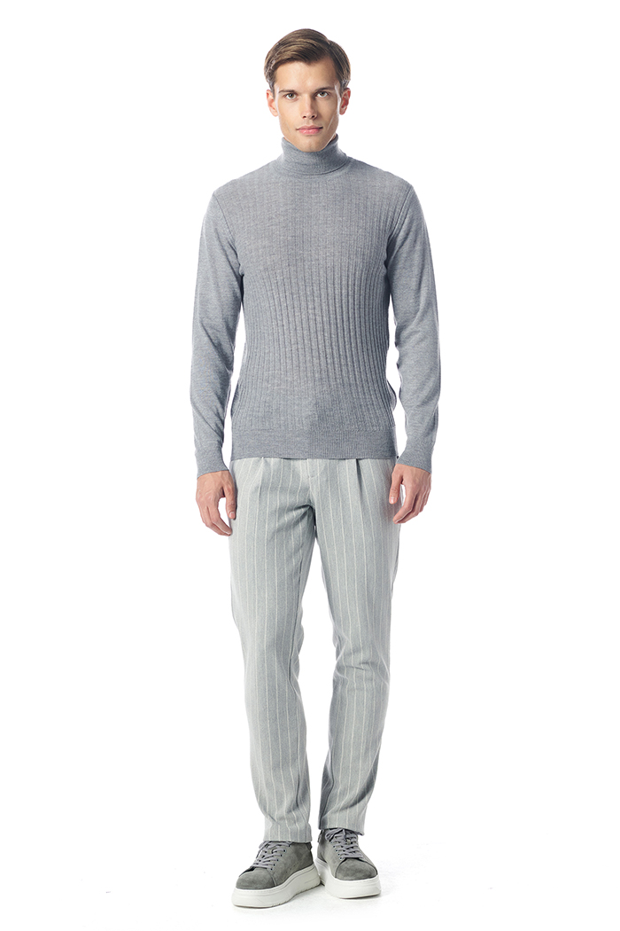 Giovane Gentile Gri Triko