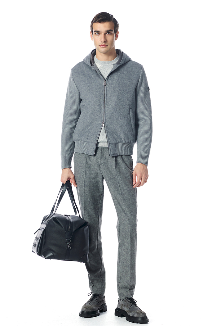 Giovane Gentile Gri Mont / Kaban