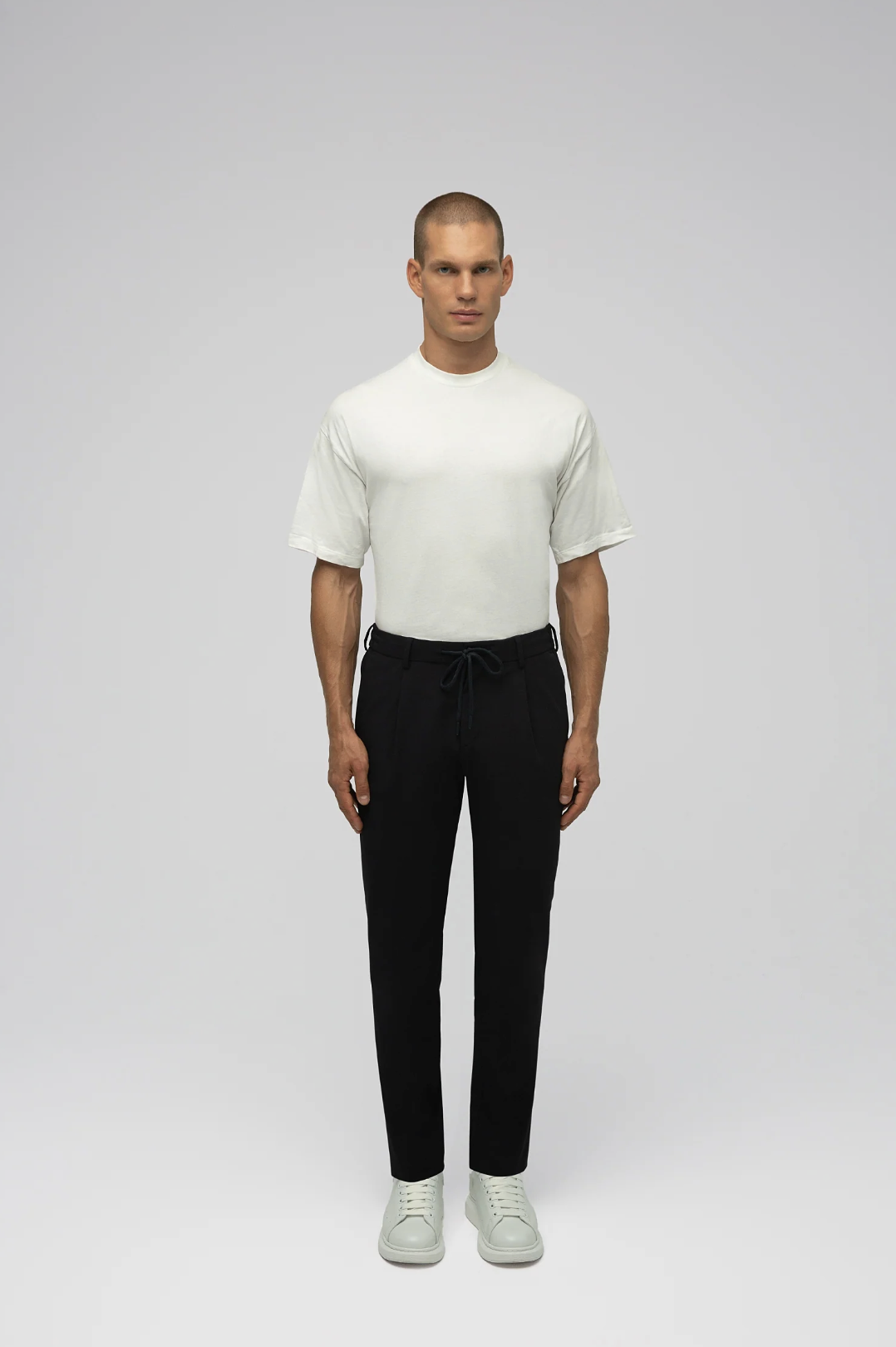 Joseph Siyah Performans Streç Teknik Pantolon