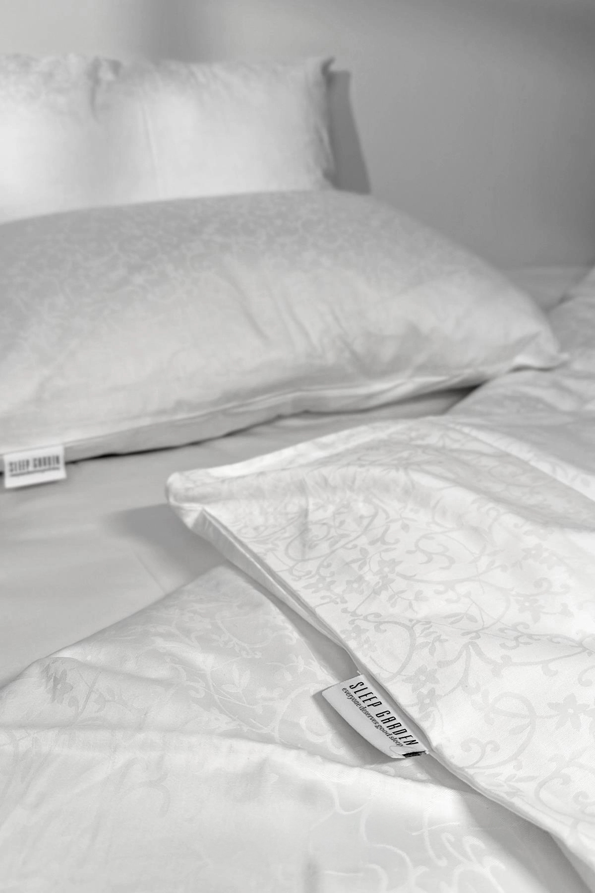 Jakar Deluxe %100 Pamuk Lastikli Beyaz Jakarlı Çift Kişilik Nevresim Takımı