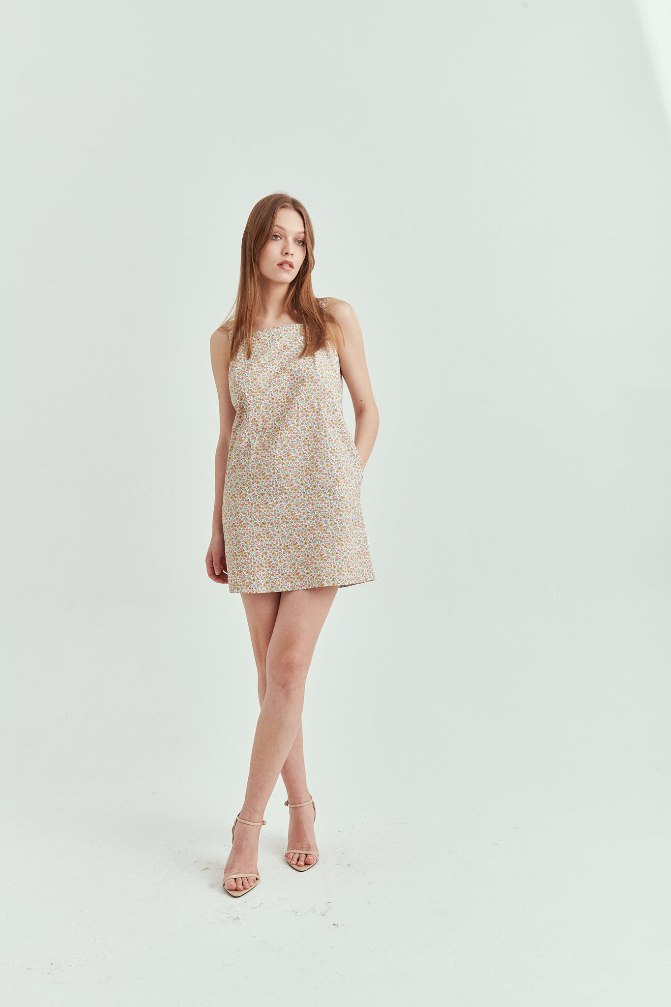 Lara Papatya Desenli Mini Elbise